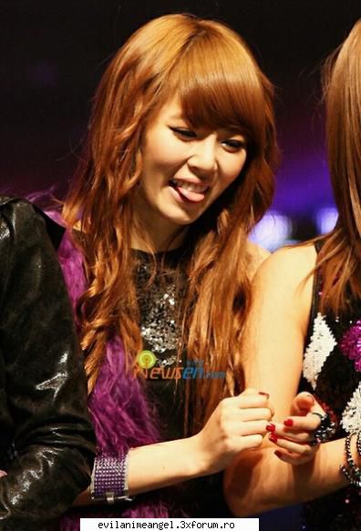Kim Hyun-ah - 2- cat de naturala este - Music.