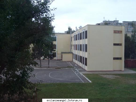 La ce scoala/liceu sunteti? - la sc 30 din bv - Scoala