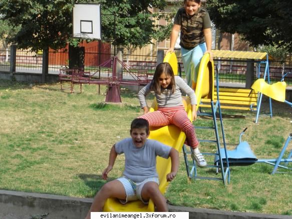 chisineu-cris/orasul meu - parcul copiilor de langa biserica - Cafenea/Sedinte.
